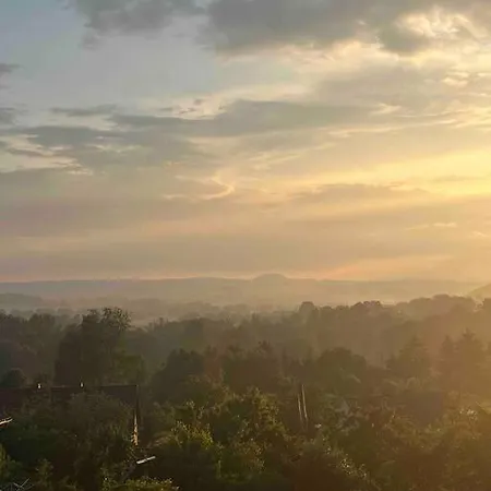 Dom Z Widokiem Na Gory Stolowe I Duzym Ogrodem *