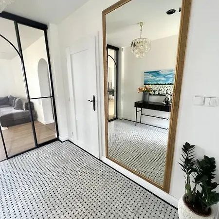 Dom Z Widokiem Na Gory Stolowe I Duzym Ogrodem Kłodzko