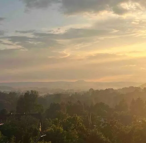 Dom Z Widokiem Na Gory Stolowe I Duzym Ogrodem *